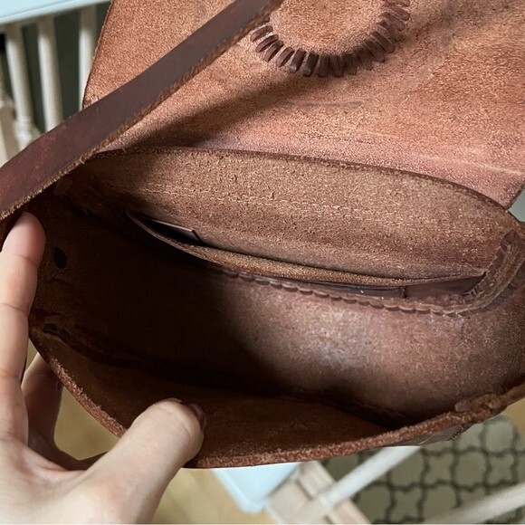 Handmade Vintage Tooled And Woven Leather Crossbody Bag in Deep Rich Brown - Picture 10 of 13